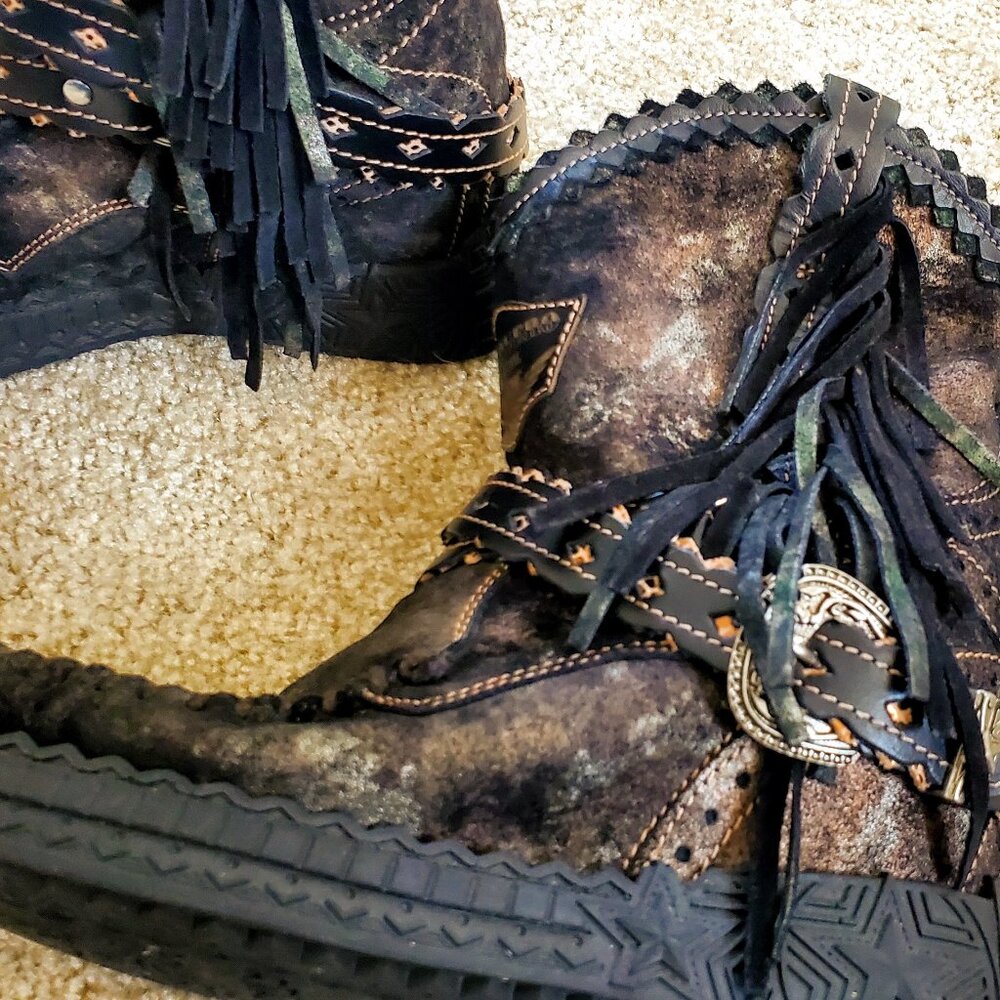 El Vaquero Ankle Boots - Black & Copper: Arya JECKYLL Rame US Size 9 ($375 OBO)